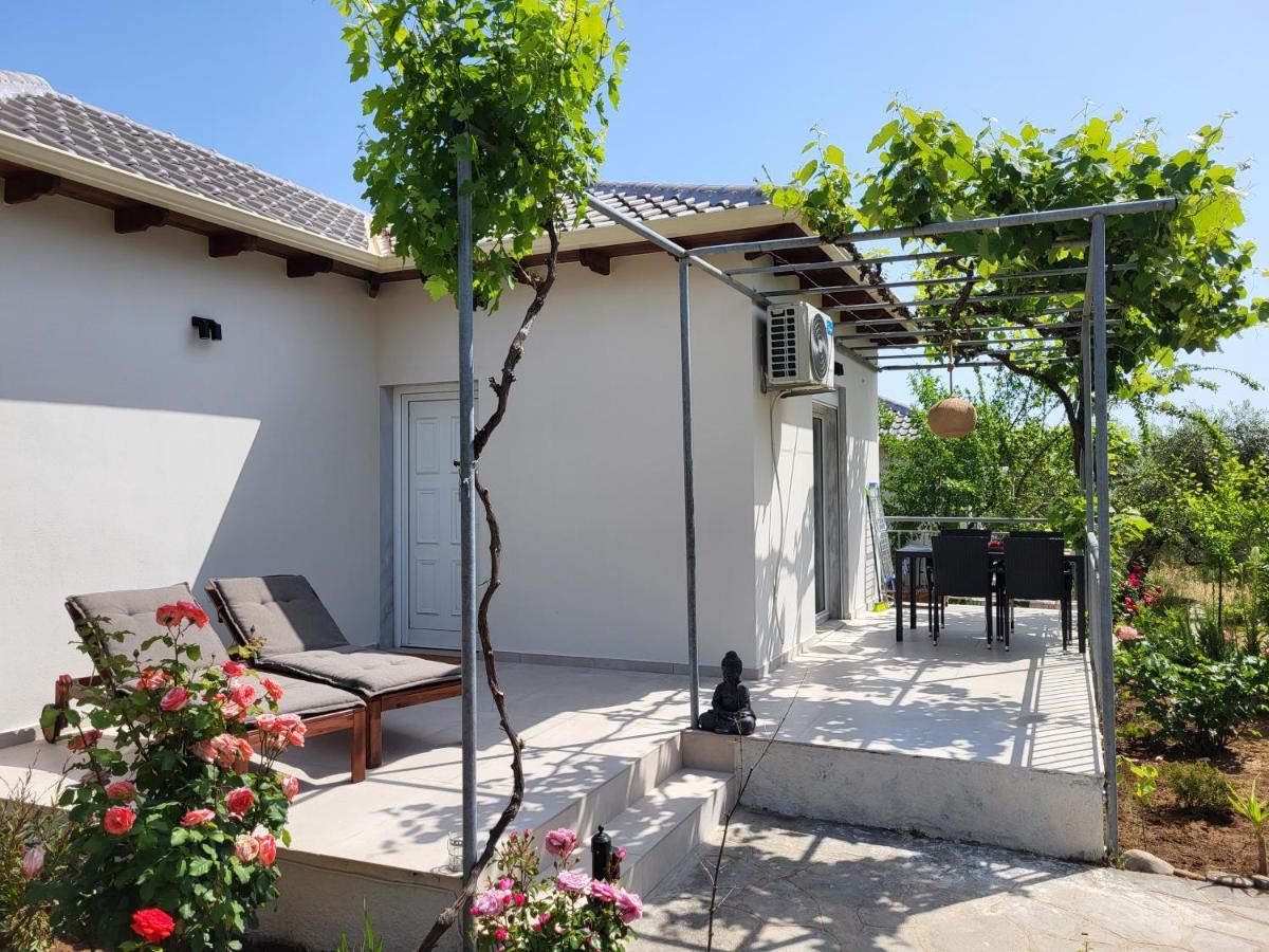 Ioannis Houses - Gemuetliches Ferienhaus Im Olivenhain Skala Potamia  Buitenkant foto