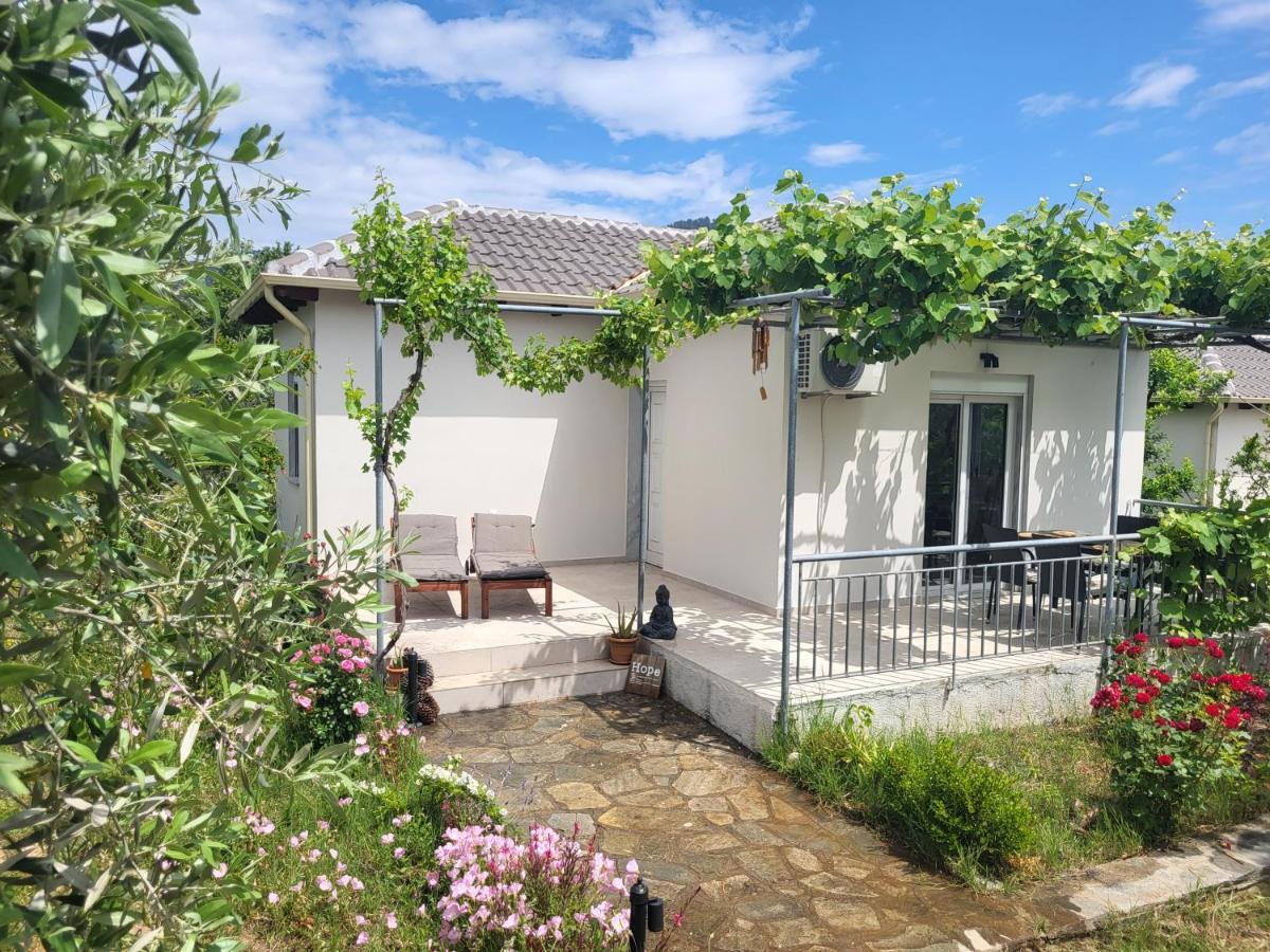 Ioannis Houses - Gemuetliches Ferienhaus Im Olivenhain Skala Potamia  Buitenkant foto